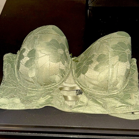 Victoria's Secret Other - Body frosting and intimate lacy bra size 34D
